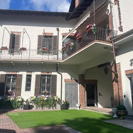 Villa Simona Malpensa غالاّراتي المظهر الخارجي الصورة