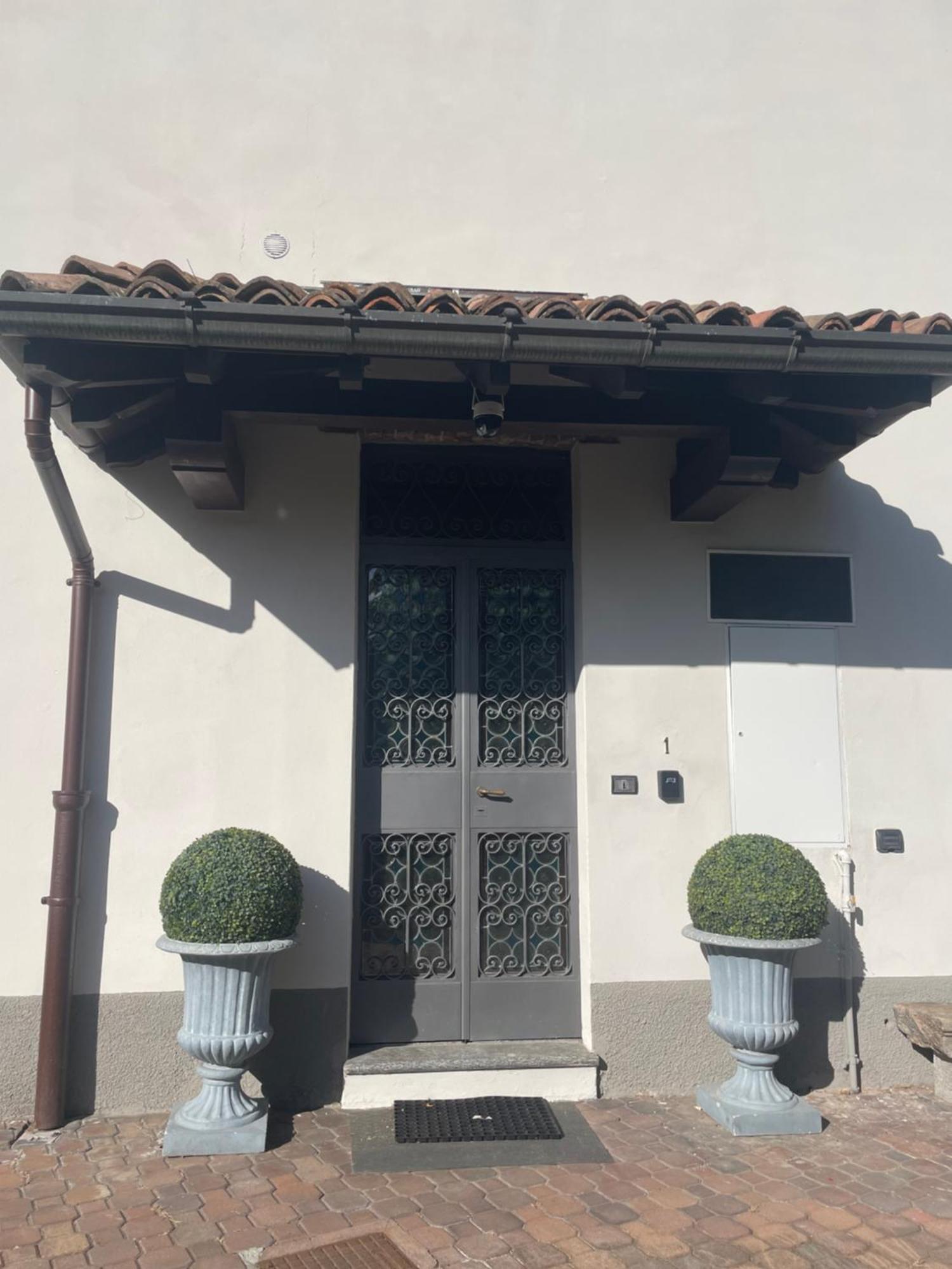 Villa Simona Malpensa غالاّراتي المظهر الخارجي الصورة