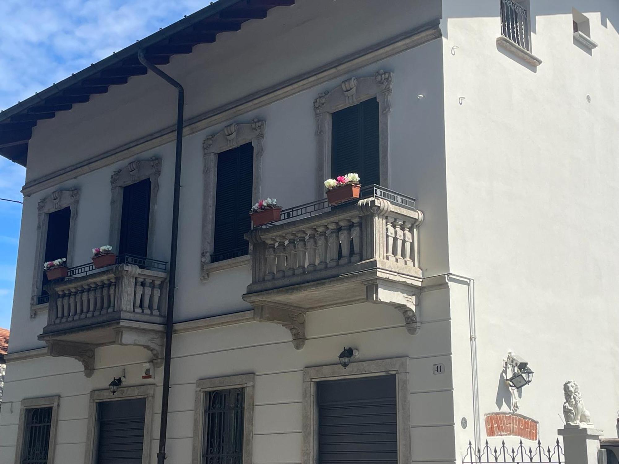 Villa Simona Malpensa غالاّراتي المظهر الخارجي الصورة