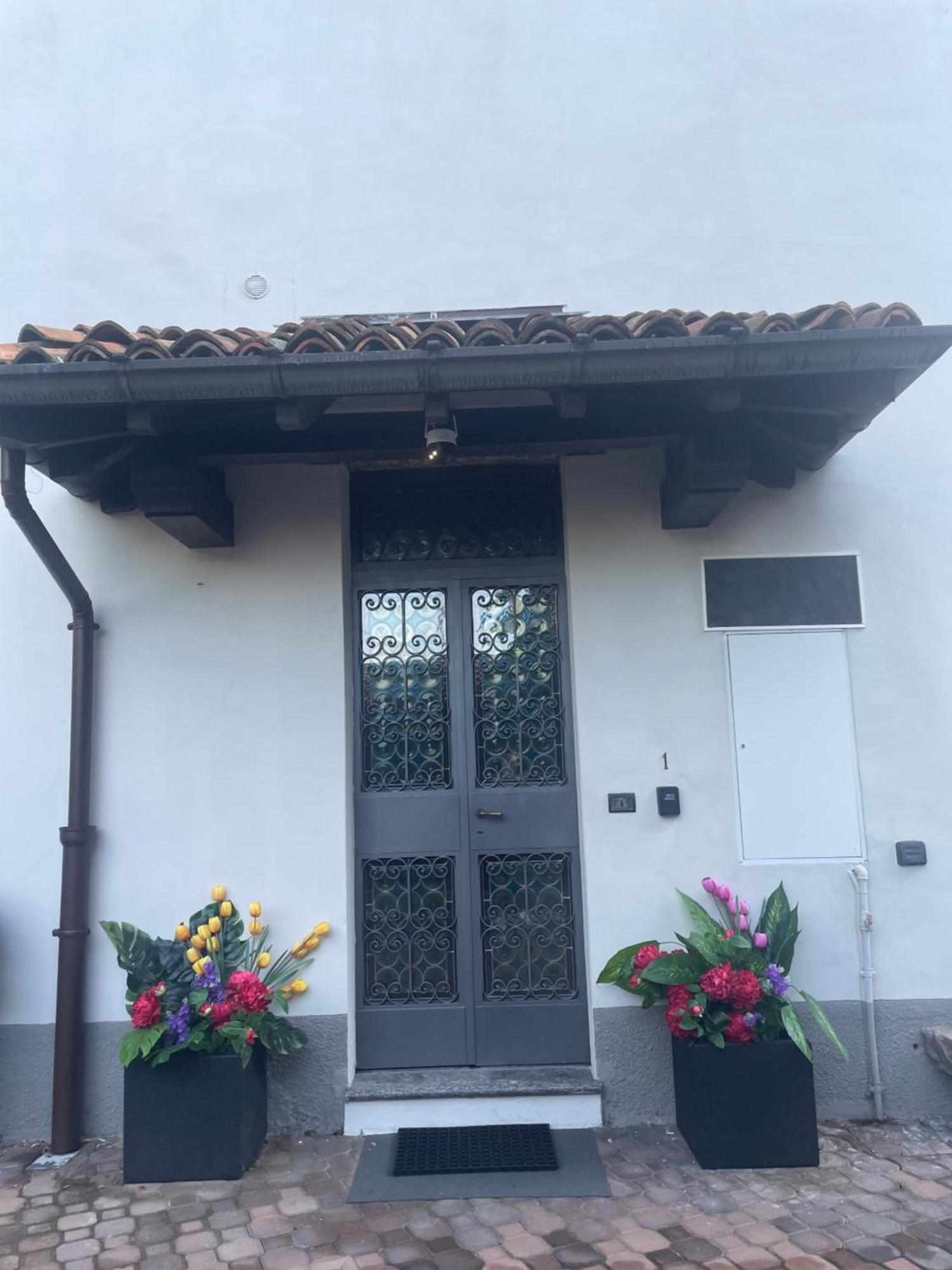 Villa Simona Malpensa غالاّراتي المظهر الخارجي الصورة